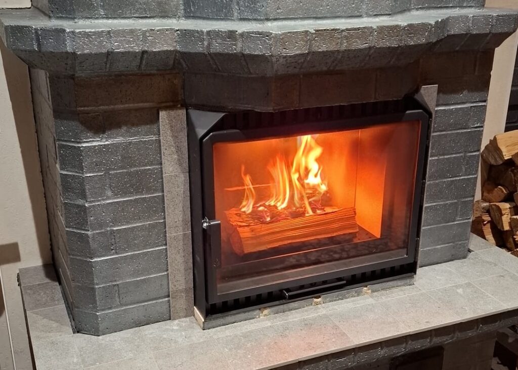 TH-Sydän takkasydän vanhaan tulisijaan