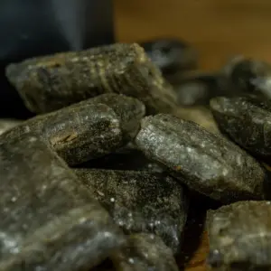 Kiuassuola™ Saunankävijän suolainen salmiakki 80g