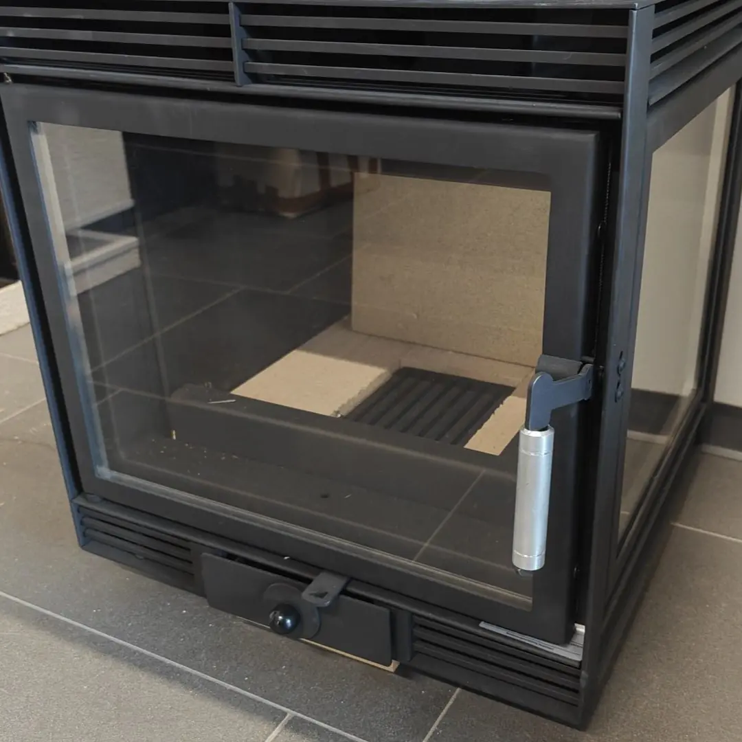 Stromboli takkasydän avotakkaan 500x500x500, myymälämalli